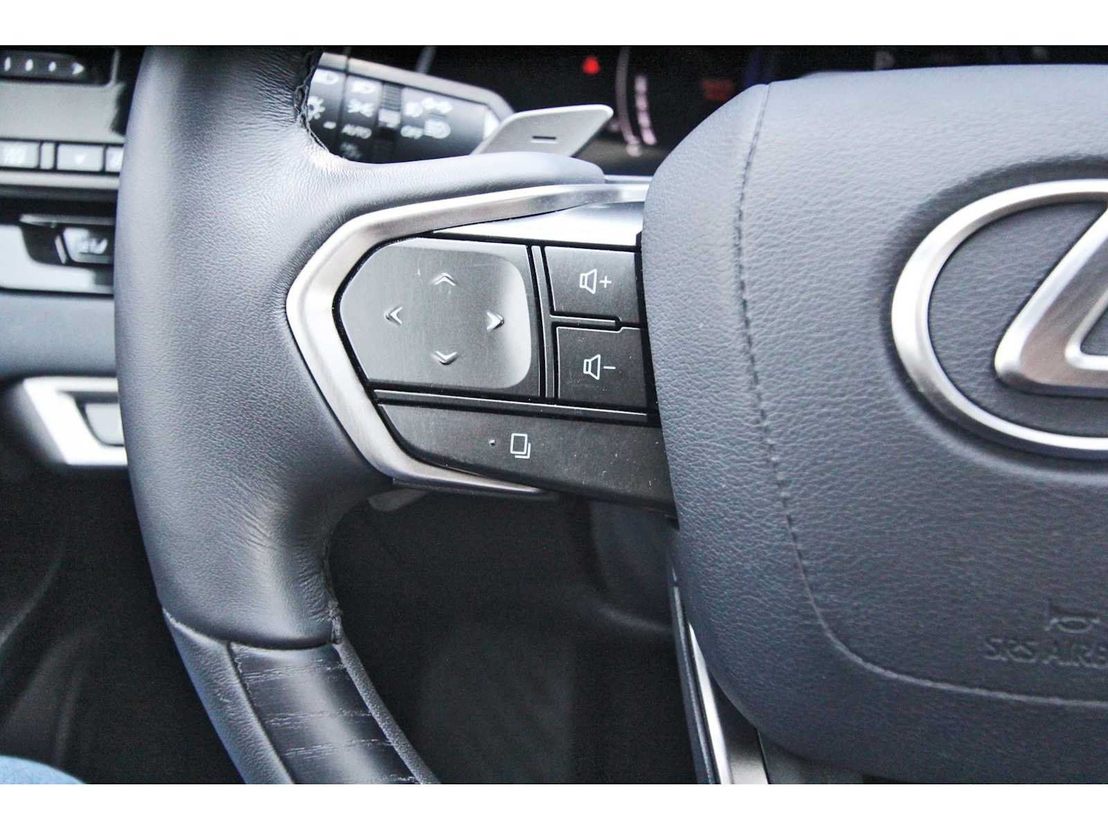 Used 2024 Lexus RX 350 Premium Plus w/ Convenience Package FWD image 15