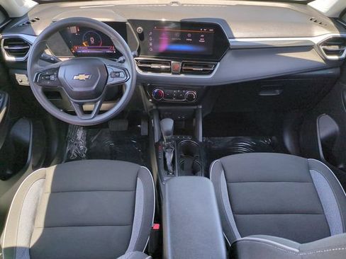 Used 2025 Chevrolet TrailBlazer LT AWD/4WD image 27