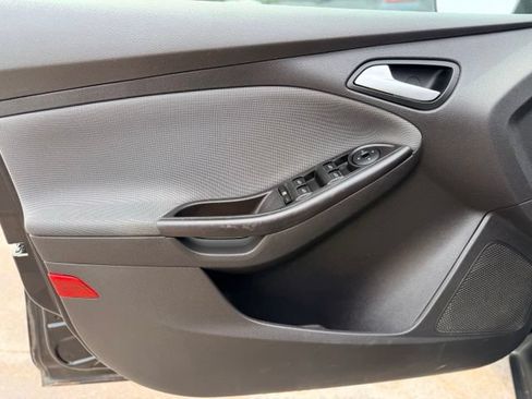 Used 2013 Ford Focus SE FWD image 15