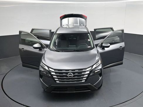 Used 2024 Nissan Rogue SV image 55