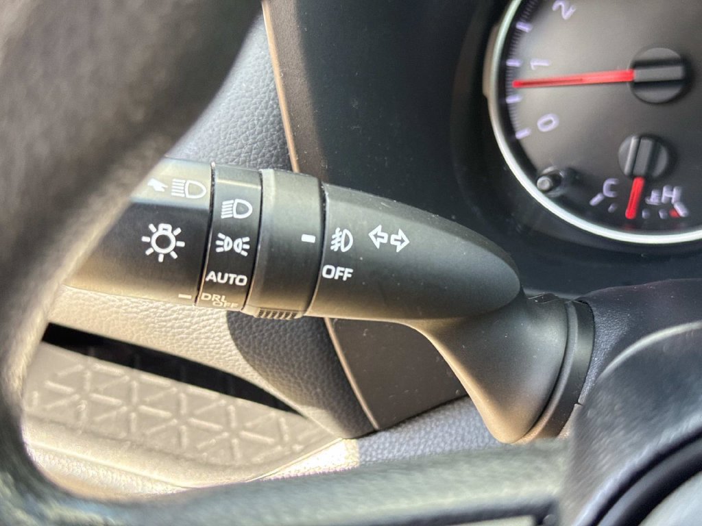 Used 2021 Toyota RAV4 XLE w/ Convenience Package FWD image 40