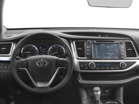 Used 2017 Toyota Highlander XLE AWD/4WD image 4