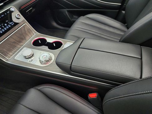 Used 2025 Genesis GV80 2.5T Select image 14