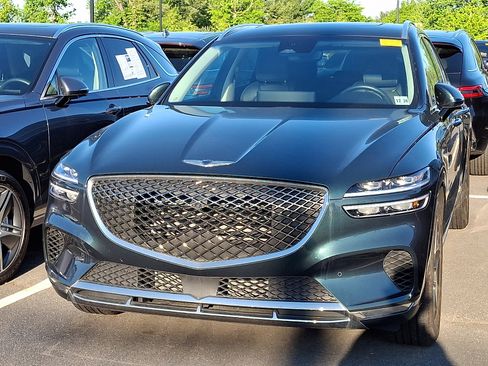 Certified 2024 Genesis GV70 2.5T w/ Advanced Package AWD/4WD image 4