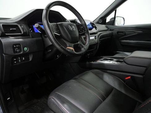 Used 2024 Honda Passport TrailSport image 11