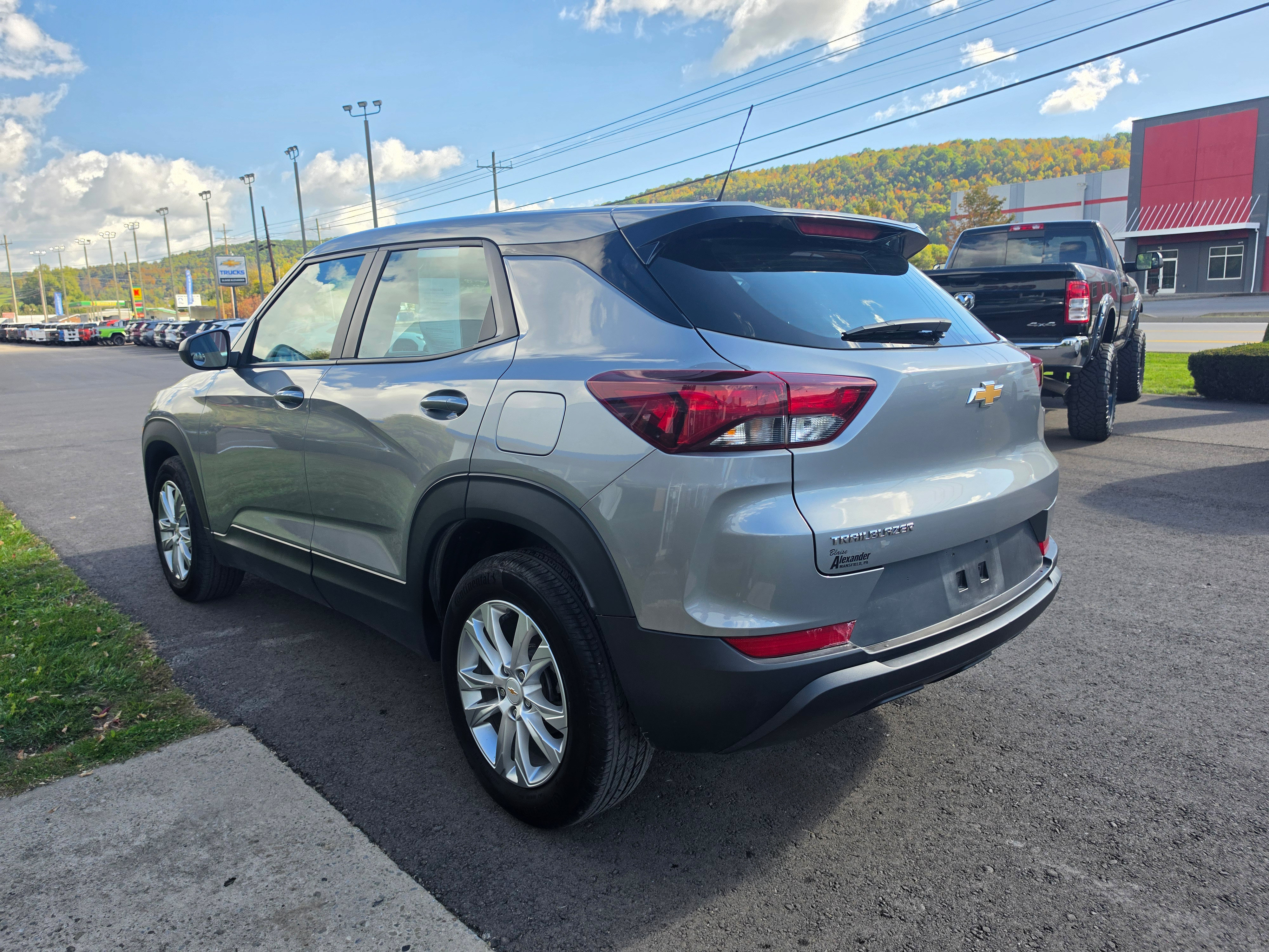 Used 2023 Chevrolet TrailBlazer LS FWD image 6