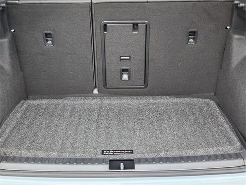 New 2025 Volkswagen Taos SE image 33