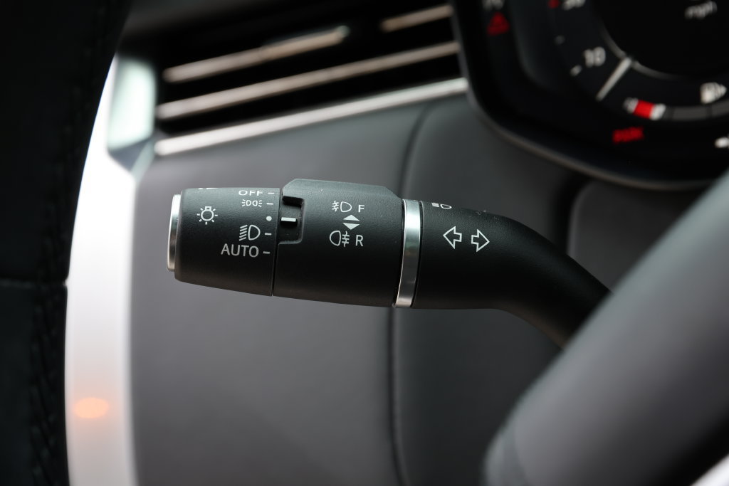 Used 2024 Land Rover Range Rover SE AWD/4WD image 23