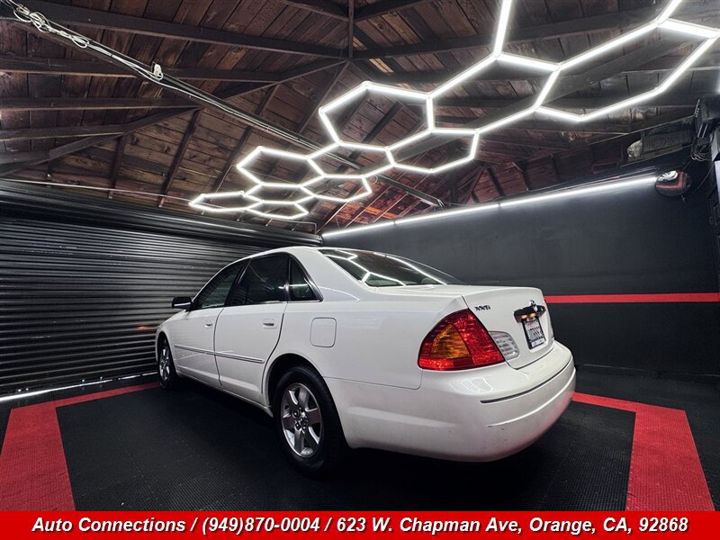 Used 2001 Toyota Avalon XL FWD image 4