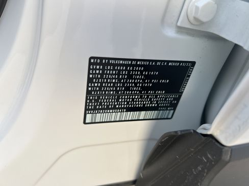 Certified 2022 Volkswagen Taos SEL image 32
