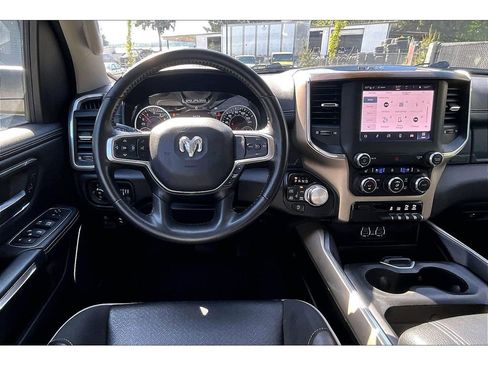 Used 2022 RAM 1500 Laramie AWD/4WD image 5