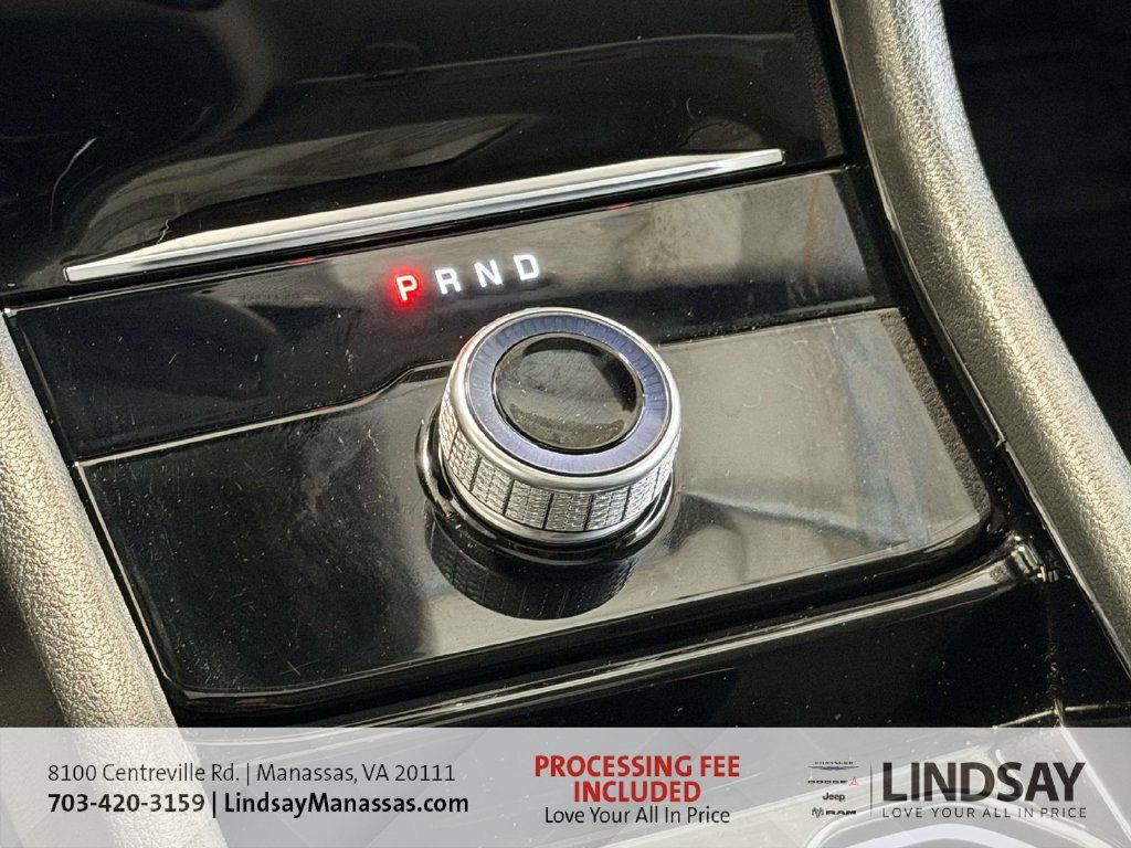 Used 2023 Jeep Grand Cherokee Laredo AWD/4WD image 29
