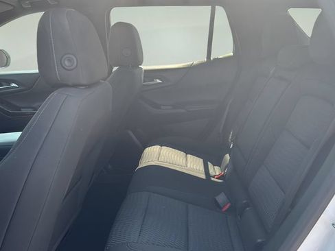 Used 2025 Chevrolet Equinox LT AWD/4WD image 14