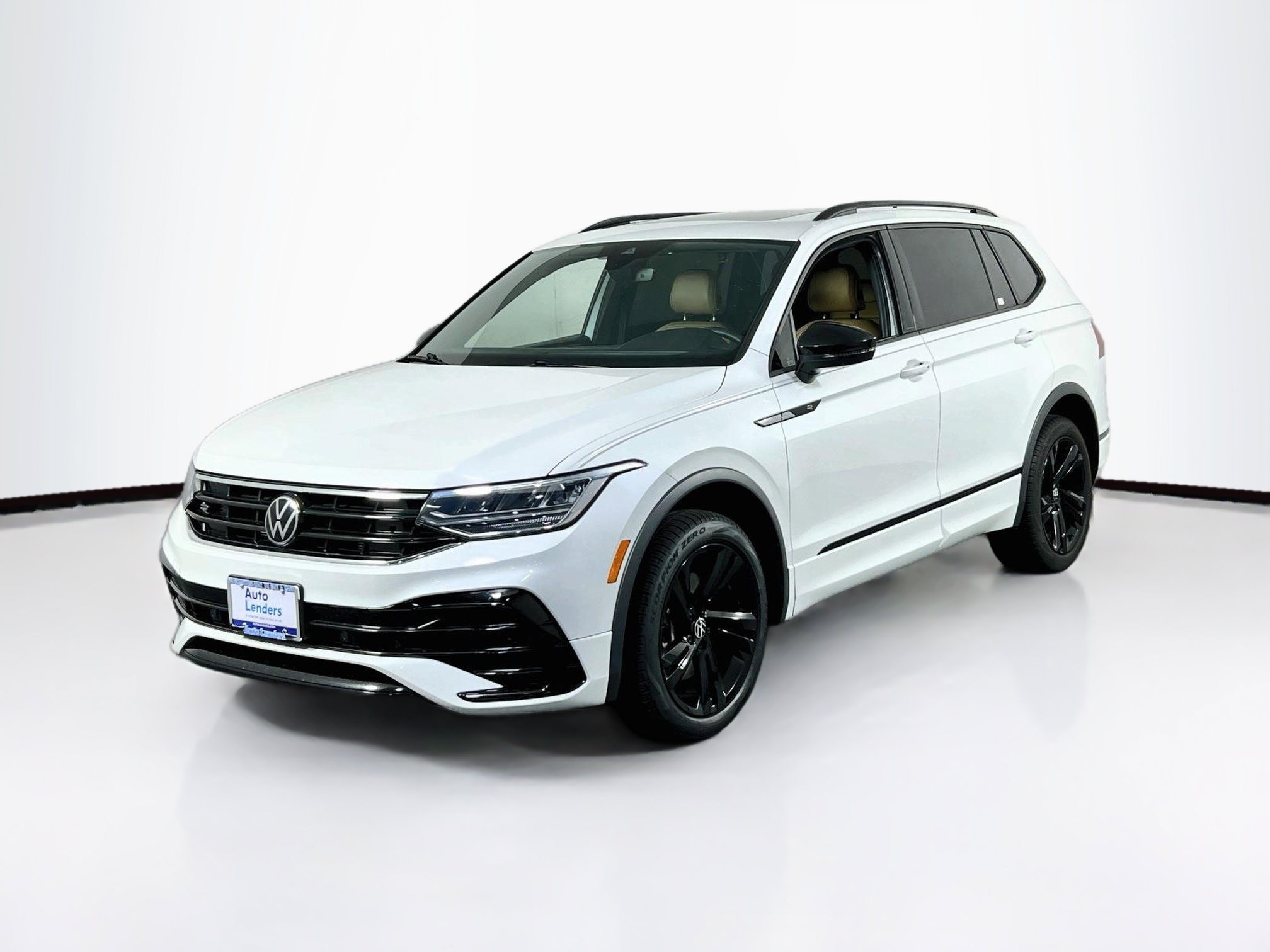 Used 2024 Volkswagen Tiguan SE R-Line AWD/4WD image 1