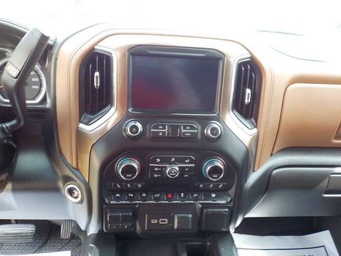 Used 2019 Chevrolet Silverado 1500 High Country AWD/4WD image 18