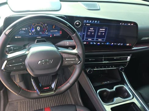 Used 2026 Chevrolet Traverse RS w/ LPO, Floor Liner Package FWD image 18