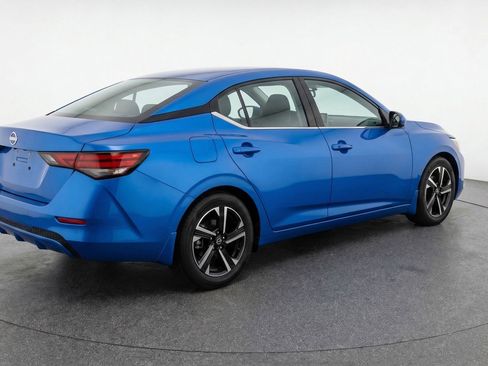 Used 2025 Nissan Sentra SV FWD image 9