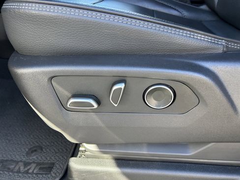 Certified 2025 GMC Yukon Denali image 55