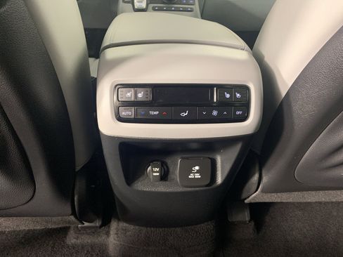 Used 2024 Hyundai Palisade SEL FWD image 34