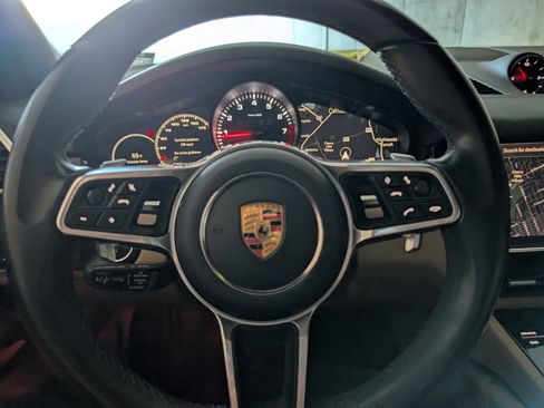 Used 2023 Porsche Cayenne image 32
