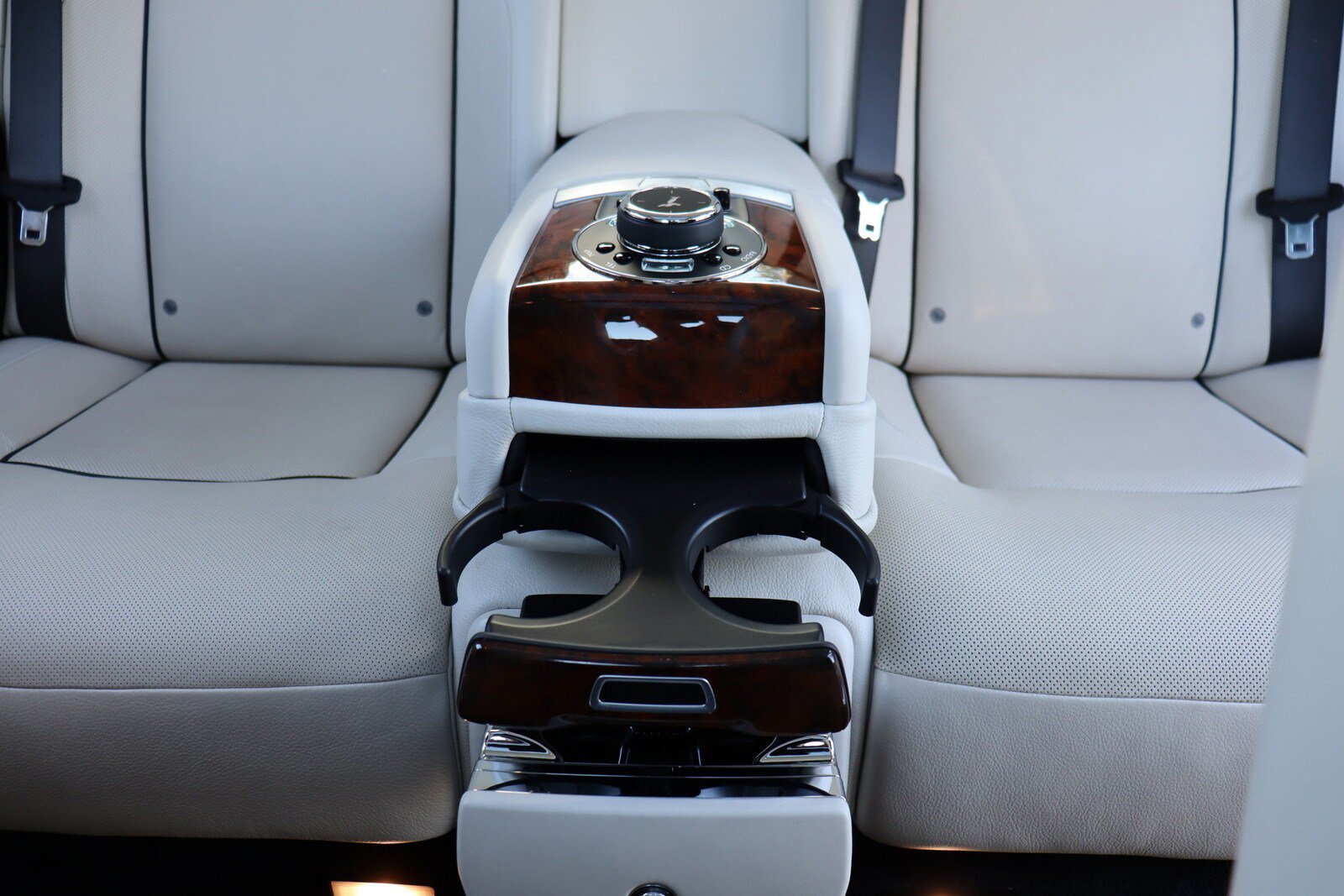 Used 2014 Rolls-Royce Ghost RWD image 20
