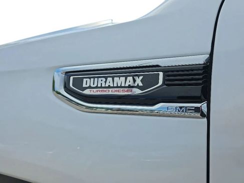 Used 2023 GMC Sierra 1500 SLT w/ SLT Premium Plus Package AWD/4WD image 10
