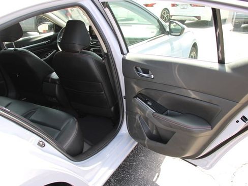 Certified 2023 Nissan Altima 2.5 SR w/ SR Premium Package FWD image 30