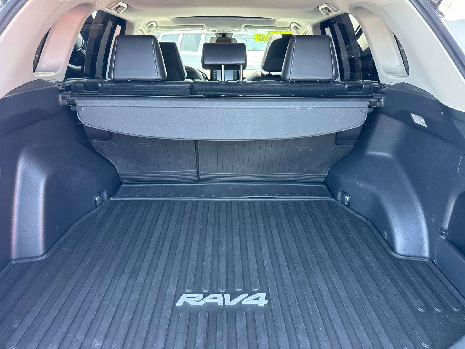 Used 2019 Toyota RAV4 XLE Premium w/ All Weather Liner Package FWD image 9