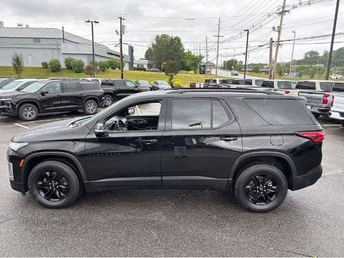 Used 2023 Chevrolet Traverse LT FWD image 15