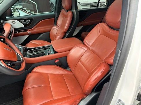 Used 2025 Lincoln Aviator Reserve w/ Equipment Group 201A AWD/4WD image 13