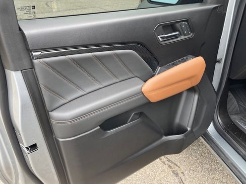 Used 2023 GMC Canyon AT4 w/ AT4 Premium Package image 11