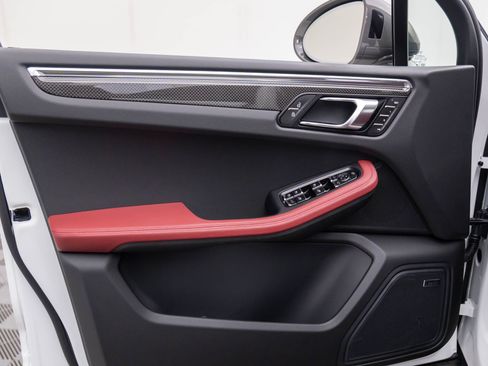 New 2026 Porsche Macan Turbo image 12