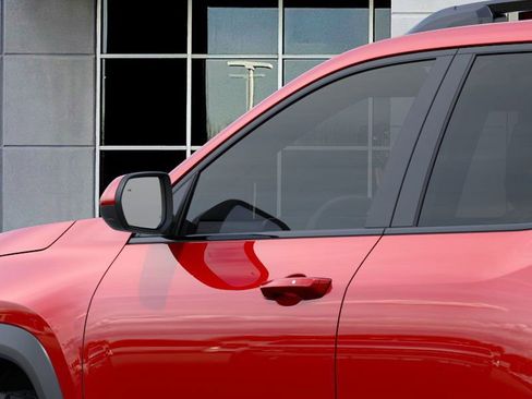 New 2025 Chevrolet Equinox ACTIV w/ Convenience Package III image 13