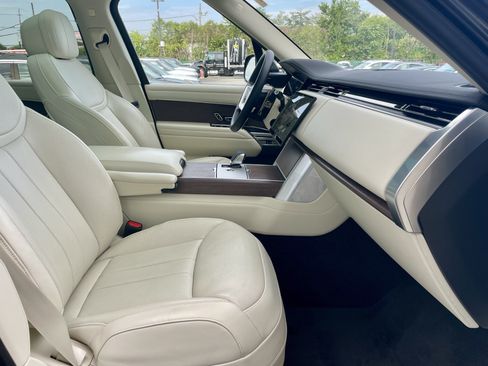 Used 2024 Land Rover Range Rover SE AWD/4WD image 15