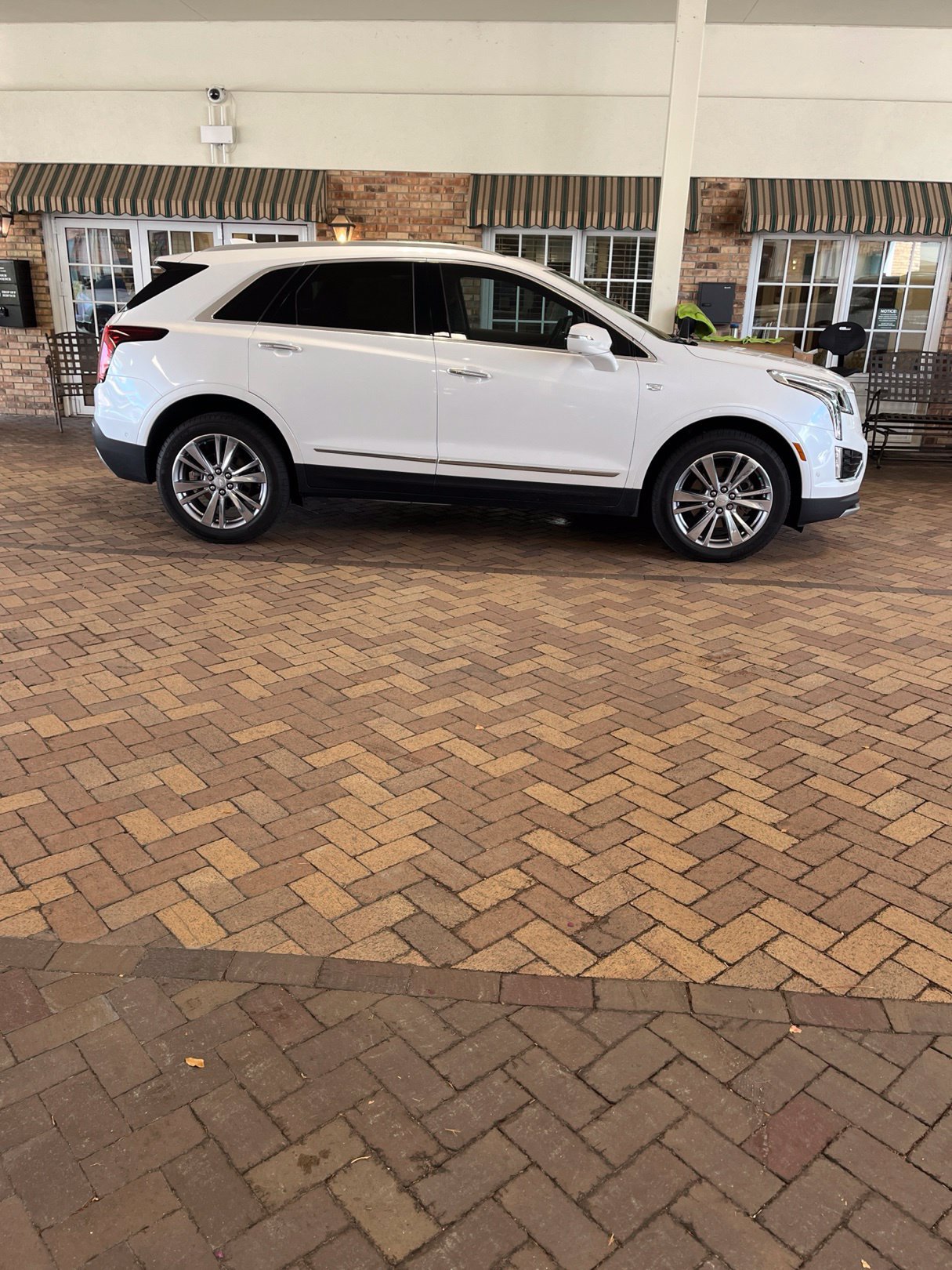 Used 2023 Cadillac XT5 Premium Luxury w/ Platinum Package FWD image 2