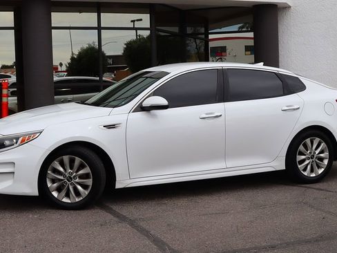 Used 2018 Kia Optima LX w/ Convenience Package image 4