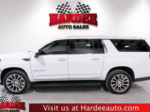 Used 2025 GMC Yukon XL Denali image 1