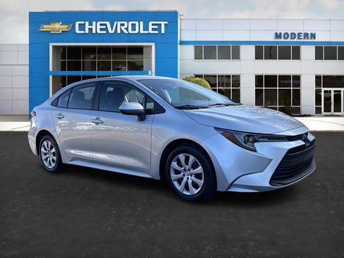 Used 2023 Toyota Corolla LE image 6