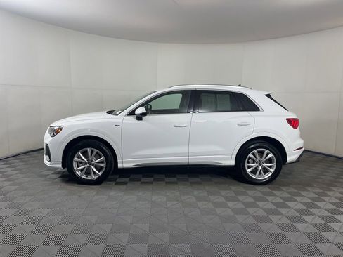 Used 2025 Audi Q3 2.0T Premium image 2
