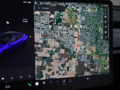 Used 2022 Tesla Model Y Performance image 9