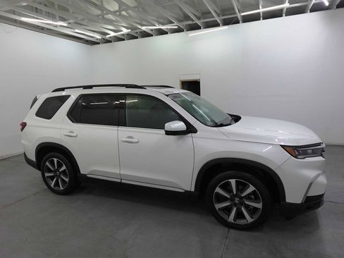 Used 2025 Honda Pilot Elite image 4
