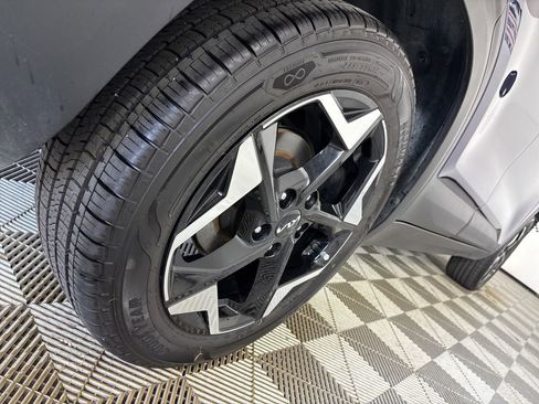 Used 2024 Kia Seltos EX image 30