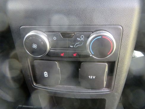 Used 2020 Ford Explorer XLT w/ Equipment Group 202A AWD/4WD image 25
