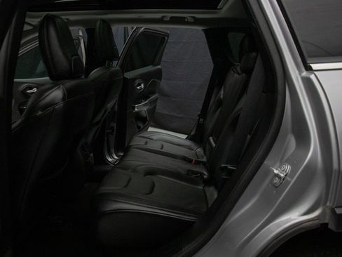 Used 2021 Jeep Cherokee Latitude Lux w/ Sun & Sound Group image 20