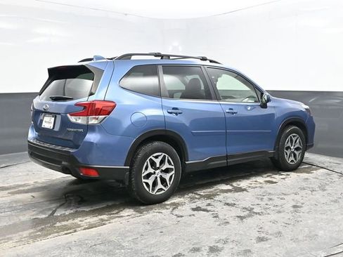 Used 2020 Subaru Forester Premium image 7