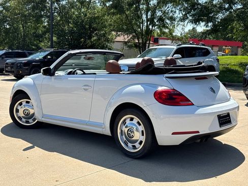 Used 2015 Volkswagen Beetle 1.8T FWD image 3
