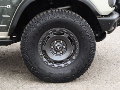 Used 2022 Ford Bronco Everglades AWD/4WD image 38