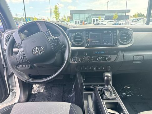 Used 2023 Toyota Tacoma TRD Sport w/ Technology Package AWD/4WD image 15