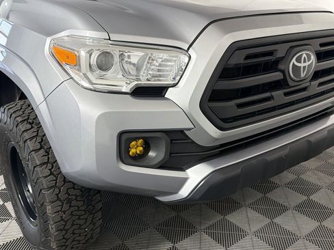 Used 2018 Toyota Tacoma SR w/ SR Convenience Package image 11