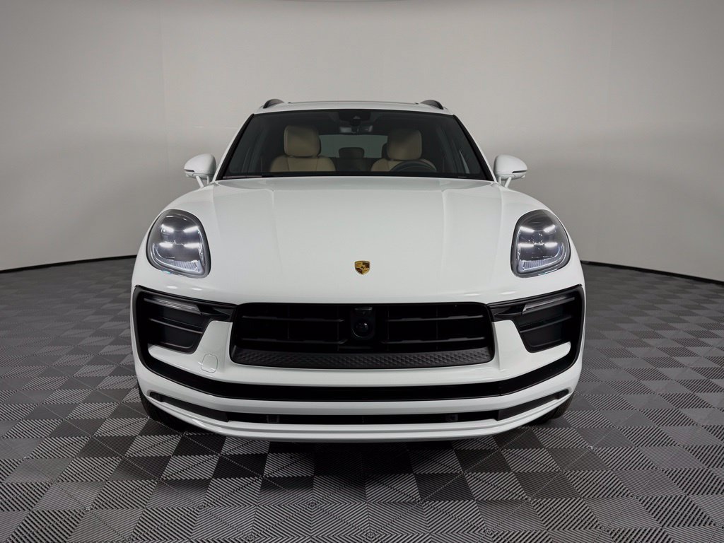 Certified 2026 Porsche Macan AWD/4WD image 7